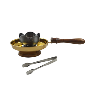 Quemador de incienso de acero metálico con mango de madera, acabado dorado, para fragancia del hogar y Bakhoor, con pinzas de acero y base de madera. - Product Image 1