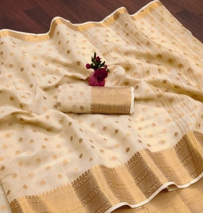Sari Tradicional KV de Algodón y Seda Gadwal Tejido (Beige Dorado) - Ideal para Fiestas, Sin Arrugas y Reversible, de Secado Rápido, para Otoño - Product Image 6
