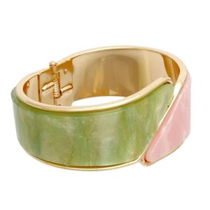Bracelet manchette marbré rose et vert pour femme, bijou fantaisie doré, bracelet élégant et tendance, accessoire cadeau stylé - Product Image 4