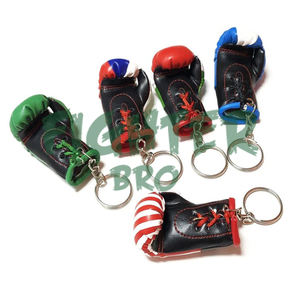 Llavero de guantes de boxeo colgantes para coche, mini guantes de boxeo de cuero artificial, llavero de MMA, regalo, artículo promocional de tamaño personalizado - Product Image 5