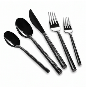 Ensemble de couverts finition noire mate, design minimaliste, passe au lave-vaisselle, couverts en métal pour mariage et usage quotidien - Product Image 1