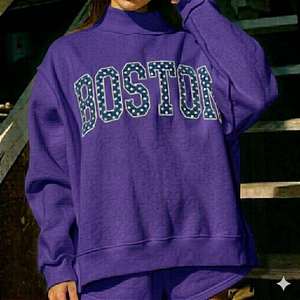 เสื้อสเวตเชิ้ตคอกลมโอเวอร์ไซส์สำหรับผู้หญิง สีน้ำเงิน ปักลายตัวอักษร Boston ผ้าถักจากฝ้าย เหมาะสำหรับใส่ในฤดูใบไม้ร่วง คอเต่า - Product Image 2