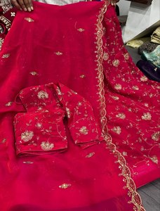 Vêtements de fête en soie Fendi lourde, broderie épaisse, fil et détails en micro-coton - Product Image 1