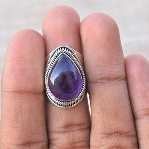 แหวนเงินแท้ 925 ประดับพลอยอเมทิสต์สีม่วงธรรมชาติ รูปทรงหยดน้ำ แหวนแต่งงานสำหรับผู้หญิง ตัวเรือนแบบฝังขอบพลอยเม็ดใหญ่ ดีไซน์หรูหรา - Product Image 6