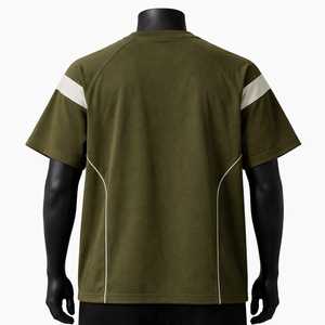 Camiseta de Manga Raglán Verde Oliva para Hombre, Cuello Redondo, Tejido de Punto, Corte Regular, Ribete en Contraste, Estilo Casual - Product Image 2