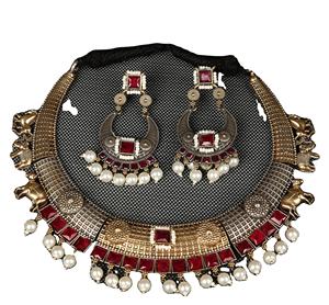 Parure Collier et Boucles d'Oreilles en Laiton Vieilli avec Pierre Onyx Rouge Tendance Sertie en Bezel – Cadeau Idéal pour Femme, Idéale pour les Occasions Festives - Product Image 3