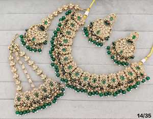 Parure de bijoux ethnique plaqué or antique avec collier ras-du-cou en zircon cubique, pendentif perlé, motif floral, pour mariée, avec boucles d'oreilles, mang tika et pasa - Product Image 5