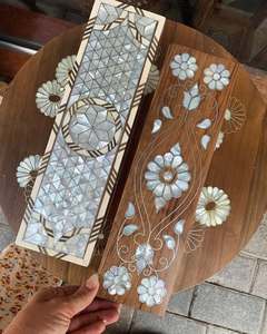 Organizador PearlCrescent Heritage, Caja de Almacenamiento de Dulces de Lujo Hecha a Mano con Madera MOP y Acrílico para Ramadán, Iftar, Eid y Hogar Árabe - Product Image 1