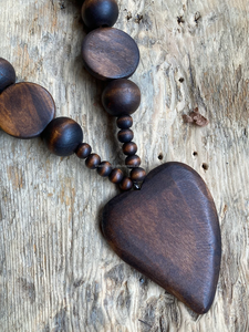 Modern Resin <b>Necklace</b> for Women with Artistic Flower and Fairy Designs, Perfect Accessory for Weddings and Parties - Product Image 2