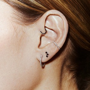 Piercing de Oro Sólido de 14K con Moissanita Negra y Diamante Cultivado en Laboratorio, Roscado Internamente, para Labret, Hélice, Tragus, Concha - Proveedor Mayorista - Product Image 2