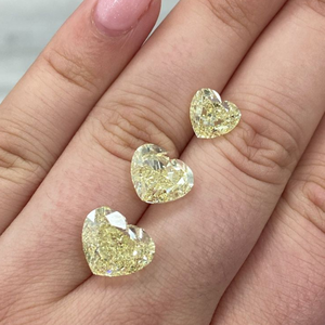 SHREERAJ SOLITAIRE Prix de gros Diamant de laboratoire en forme de cœur de 3,00 CT, VS1, Jaune vif fantaisie, Certifié IGI, Diamants en vrac - Product Image 3