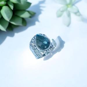 แหวนพลอยลาบราดอไรต์สีน้ำเงินไฟ ปรับขนาดได้ และแหวนเงินแท้ 925 ทำมือ ราคาขายส่ง - Product Image 2