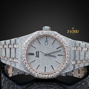 Reloj Octagonal con Incrustaciones de Moissanita para Hombre, Personalizado en Dos Tonos, Oro Rosa y Acero Inoxidable, con Diamantes Incrustados - Product Image 4