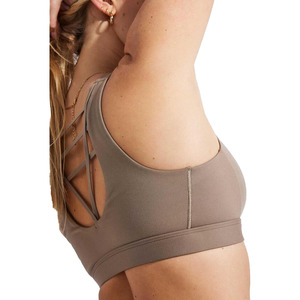 Sujetador deportivo acolchado transpirable para mujer con diseño de logo personalizado, soporte medio, espalda cruzada, 100% nailon, tipo top de yoga - Product Image 2