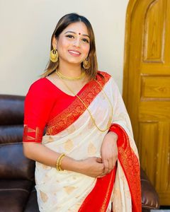 Sari en soie douce Banarasi de créateur avec blouse non cousue BLANCHE pour mariage FABRIQUÉ EN INDE 50087 - Product Image 2