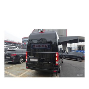 Solati 2023 de 15 Plazas, Caja de Cambios Automática, Diésel Euro V, Motor de 2.5L, Volante a la Izquierda, Cámara Trasera, Pantalla Táctil, Luces LED Diurnas - Product Image 4