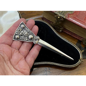 Impresionante Broche de Plata de Ley Escocesa Vintage con Diseño de Animal Mítico Celta para Kilt - Product Image 6