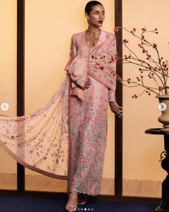SADIA AUN HUTE COUTURE Elegant Pink <b>Silk</b> <b>Kurta</b> / Kurti Floor-Length Reversible Traditional Women's Wedding Wear India Pakistan - Product Image 5