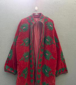 Abrigo Bohemio Acolchado para Mujer, Color Rojo Terciopelo, Bordado, con Estampado Floral, Cuello Mao, Mangas Largas, Ecológico, para Invierno - Product Image 2