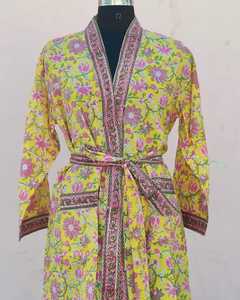 Peignoir Kimono 100 % Coton pour Femme, Imprimé Floral Artisanal, Idéal pour la Nuit, la Plage et les Fêtes Printanières - Product Image 5