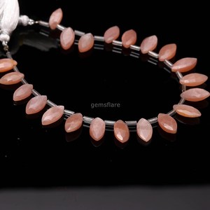 Cuentas de piedra lunar de melocotón natural facetadas en forma de marquesa de 7x12-8x13MM, cuentas de piedras preciosas sueltas talladas a mano para la fabricación de joyas al por mayor. - Product Image 1