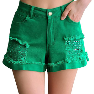 Shorts de mezclilla desgastados con dobladillo sin rematar, abertura lateral curva, tiro alto y lavado azul claro - Product Image 1