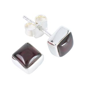 ต่างหูเงินแท้ 925 ประดับพลอยโกเมนแท้ทรงสี่เหลี่ยมขนาด 5 มม. ขัดเงาอย่างดี เหมาะสำหรับใส่ทุกวัน ดีไซน์เรียบหรู - Product Image 1