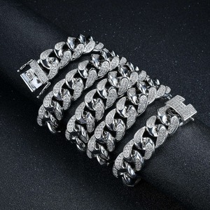 Collier chaîne cubaine en diamant pour homme – Bijou de luxe élégant et tendance pour le quotidien, style hip-hop, idéal pour les fêtes et comme cadeau - Product Image 4