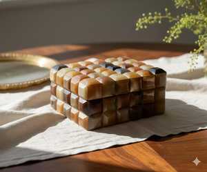 Caja de Joyería Hecha a Mano con Incrustaciones de Cuerno de Búfalo Natural: Organizador de Joyas Rústico en Tonos Tierra - Product Image 3