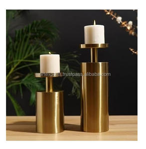 Candelabro de candelita de metal de alta calidad con diseño único para decoración de mesa de Navidad - Product Image 2