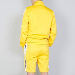 ชุดวอร์มผู้ชายสีเหลือง โพลีเอสเตอร์ แขนยาว คอเต่า ซิปหน้า สีพื้น สปอร์ต กางเกงขาสั้นฤดูร้อน ทรงปกติ ระบายอากาศได้ดี - Product Image 2