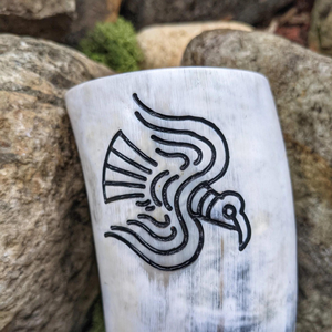 Corne à boire viking en corne de buffle véritable polie, style animal sculpté, pour bière, hydromel, bière artisanale, avec personnalisation, fabriquée à la main en Inde - Product Image 6