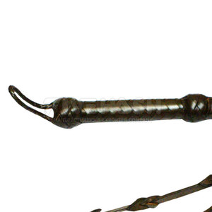 Flogger en cuir fait main avec des bandes multicouches durables et une poignée robuste offrant un poids équilibré et une manipulation facile - Product Image 5
