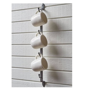 Portavasos decorativo de hierro para almacenamiento en la cocina del hogar, que agrega encanto rústico y organización funcional - Product Image 1