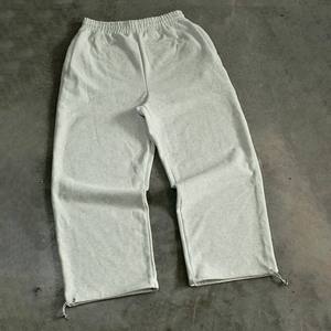 Pantalones Deportivos Personalizados de Felpa Francesa, Gruesos, de Algodón, Color Gris, Estilo Jogger, con Cordón Negro, Cintura Elástica, Holgados, para Hombre - Product Image 2