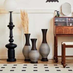 Vaso Classico Marrone da Tavolo e da Terra con Supporto Alto Indipendente per Fiori, Vaso Decorativo per Piante Artificiali PV - Product Image 1