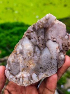 Cristal de Cuarzo Hematoides Negro Natural al por Mayor, Clúster de Cristal de Himachal, Diamante Mineral, Espécimen de Piedra Curativa en Bruto - Product Image 1