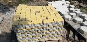 PP Plastic Double Cavity Zigzag Textured <b>Concrete</b> <b>Paver</b> <b>Mold</b> - Product Image 5