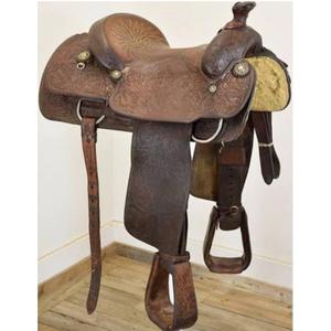 Selle de cheval en cuir véritable de style western, avec griffes de selle en bronze et bois, et ferrures en laiton, écologique, personnalisable par gravure, à vendre - Product Image 1