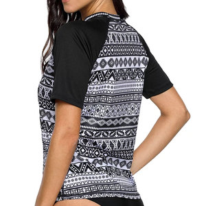 Camisetas Oversize Suaves de Algodón Personalizadas Finch para Mujer, Camisetas Slim Fit para Hombre, Camisetas Distressed para Mujer - Product Image 1