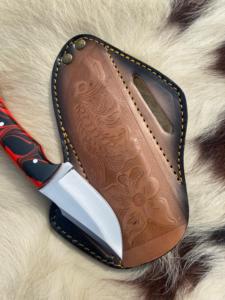 Cuchillo de Caza Personalizado con Mango de Plástico, Hoja de Acero Inoxidable con Punta Caída y Funda de Cuero con Grabado de Peces - Product Image 3