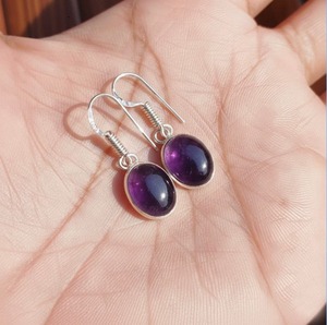 ต่างหูห่วงทองเหลืองหรูหราพร้อมอัญมณีธรรมชาติเครื่องประดับสีม่วง - Product Image 5