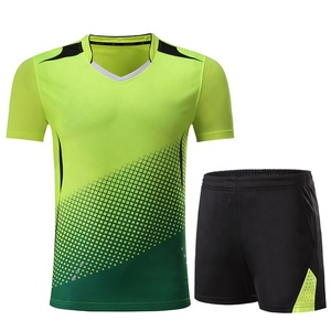 Ensemble de t-shirt et short de tennis de table personnalisé en polyester sublimé respirant à col en V et taille élastique pour unisexe, badminton, tennis - Product Image 4