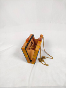 Sac de soirée pour femme en résine perlée, fait main, peint à la main, avec des couleurs et des tailles personnalisées, Inde - Product Image 4