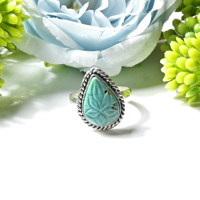 Bague Statement Vintage pour Femme en Turquoise de Kingman Sculptée à la Main, Plaqué Argent Oxydé, Sertie de Pierre de Lune Arc-en-ciel