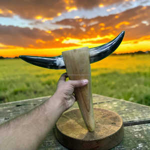 Decoración de Pared de Cuerno de Toro Natural Premium con Base de Madera, Hecha a Mano, Ecológica y Moderna, de 22 Pulgadas de Ancho - Product Image 2