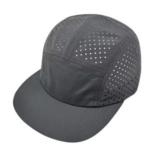 Casquette grise à 5 panneaux, respirante, en maille perforée, avec fermeture snapback, imperméable, à visière plate, décontractée, unisexe, pour l'extérieur - Product Image 1
