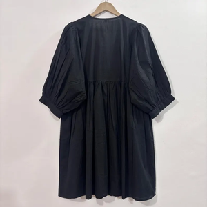 เดรสลำลองผู้หญิง ผ้าทอ 100% คอตตอน สีพื้น/เรียบ แขนสั้น เอวทรงเอ็มไพร์ ทรงเบบี้ดอลล์ โอเวอร์ไซส์ คอวี ใส่ได้ทุกวัน - Product Image 2