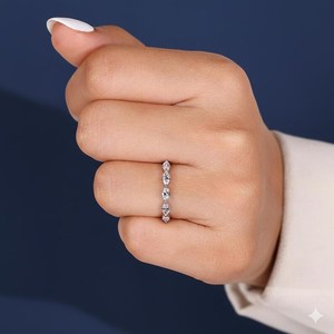 Bague demi-éternité minimaliste en moissanite taille marquise East West avec argent 925, cadeau de mariage, de fiançailles ou de fête pour votre partenaire - Product Image 5