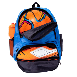 Bolsas de fútbol espaciosas para uso diario con asas resistentes y almacenamiento lateral. - Product Image 1